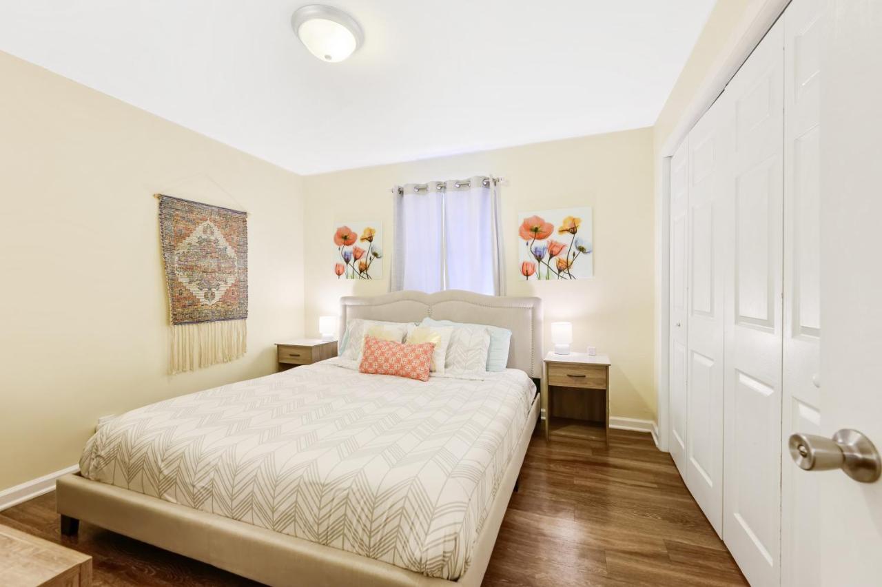 Dapper Digs - King Bed - Long Term Stays - Duke Durham Exteriör bild